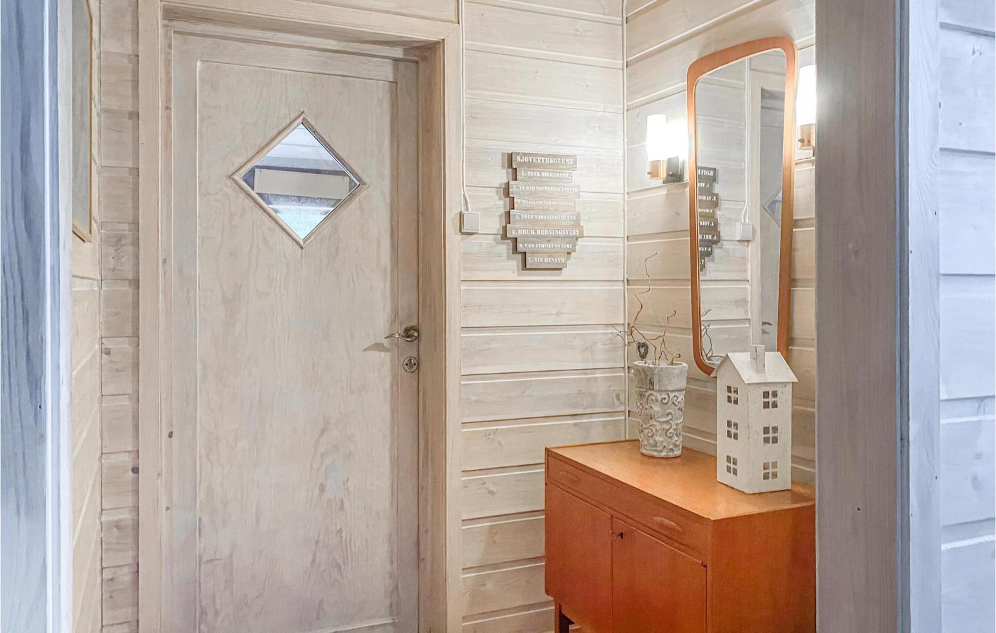 2 Bedroom Stunning Home In Lyngdal Kültér fotó