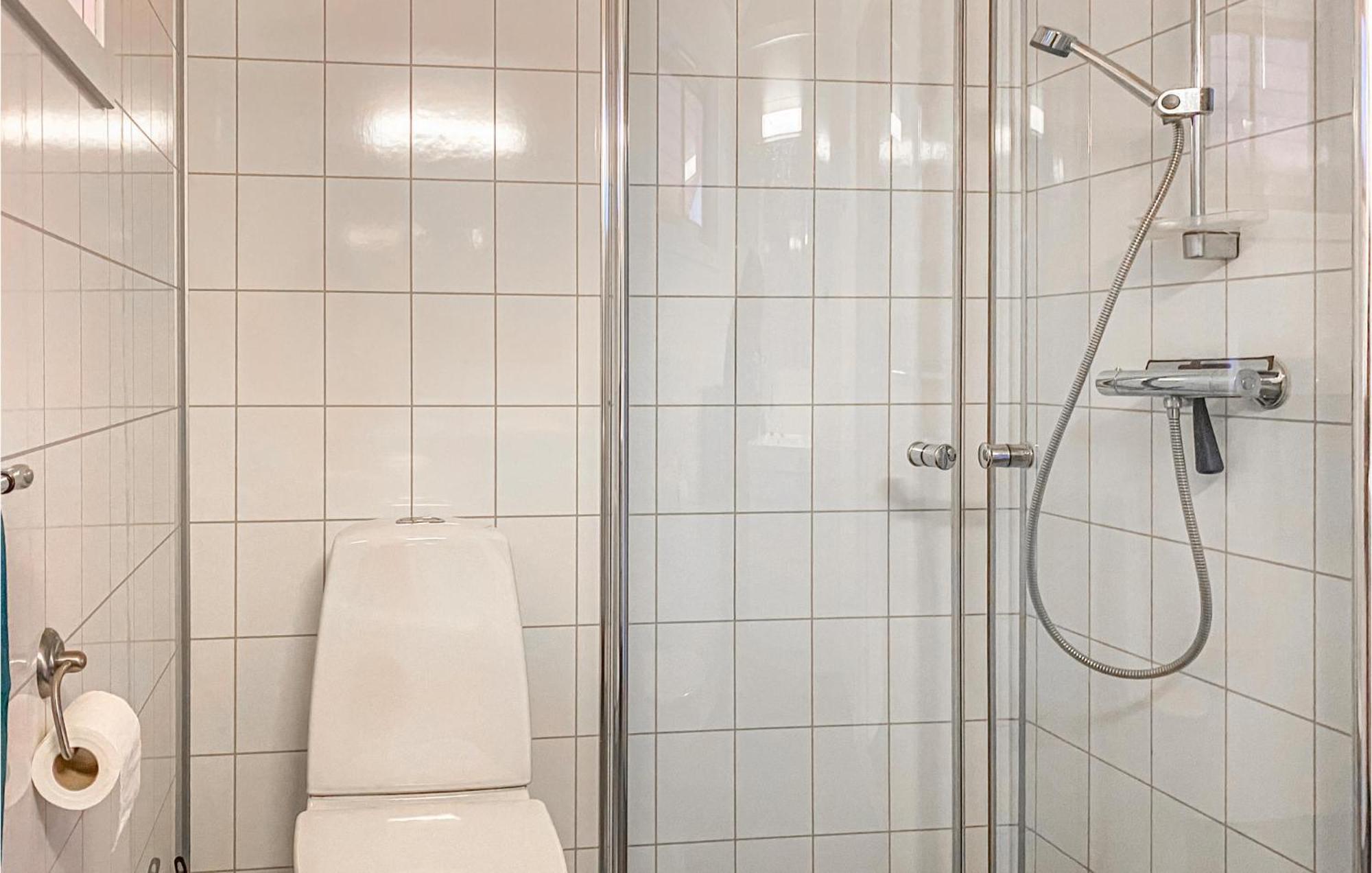 2 Bedroom Stunning Home In Lyngdal Kültér fotó